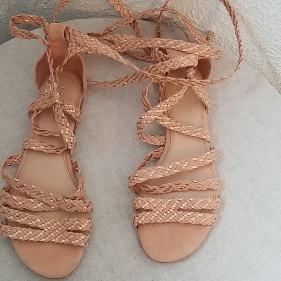 Vince Camuto Shoes - Vince Camuto Ladies size 10 Lace up Sandals